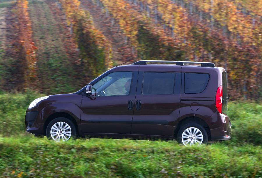  Fiat Doblo (263) 2010 года  (фото 1 из 40)